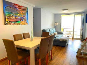Apartament gran amb vistes al mar, piscina i pàrquing